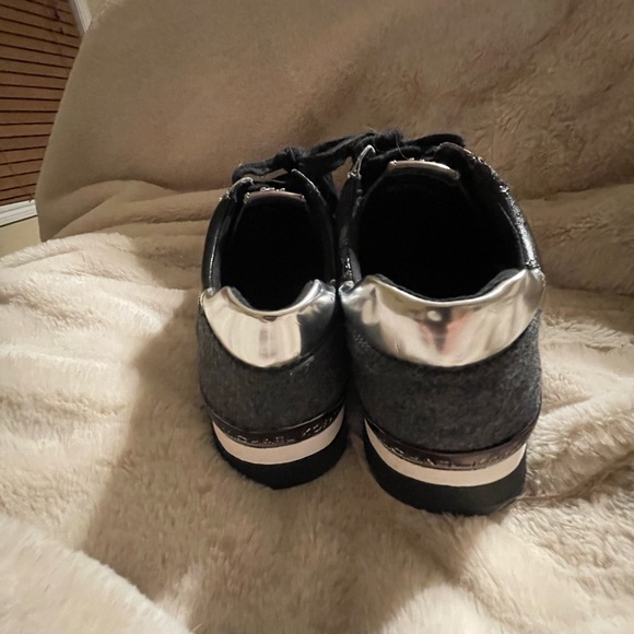 MICHAEL KORS Leather Trainers in Black size 7.5 NWT - Picture 4 of 6